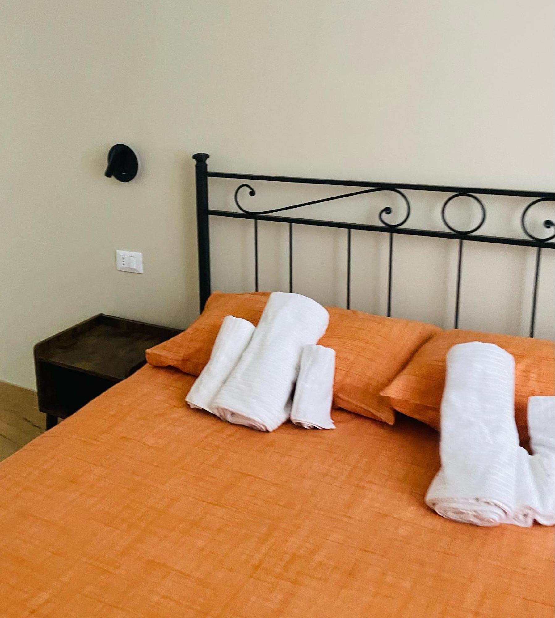 Biffi 2 - Garbatella Rooms โรม ภายนอก รูปภาพ